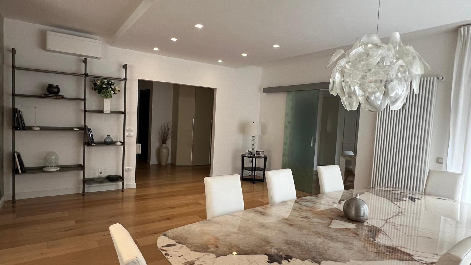 Design & Luxury Apartment Верона Экстерьер фото